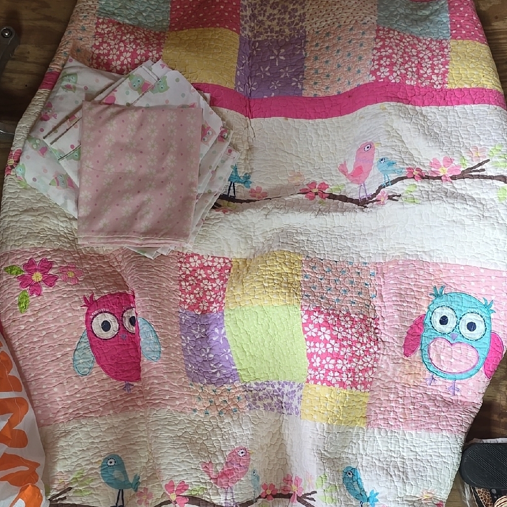 Colorful Patchwork Quilt with Bird Design
